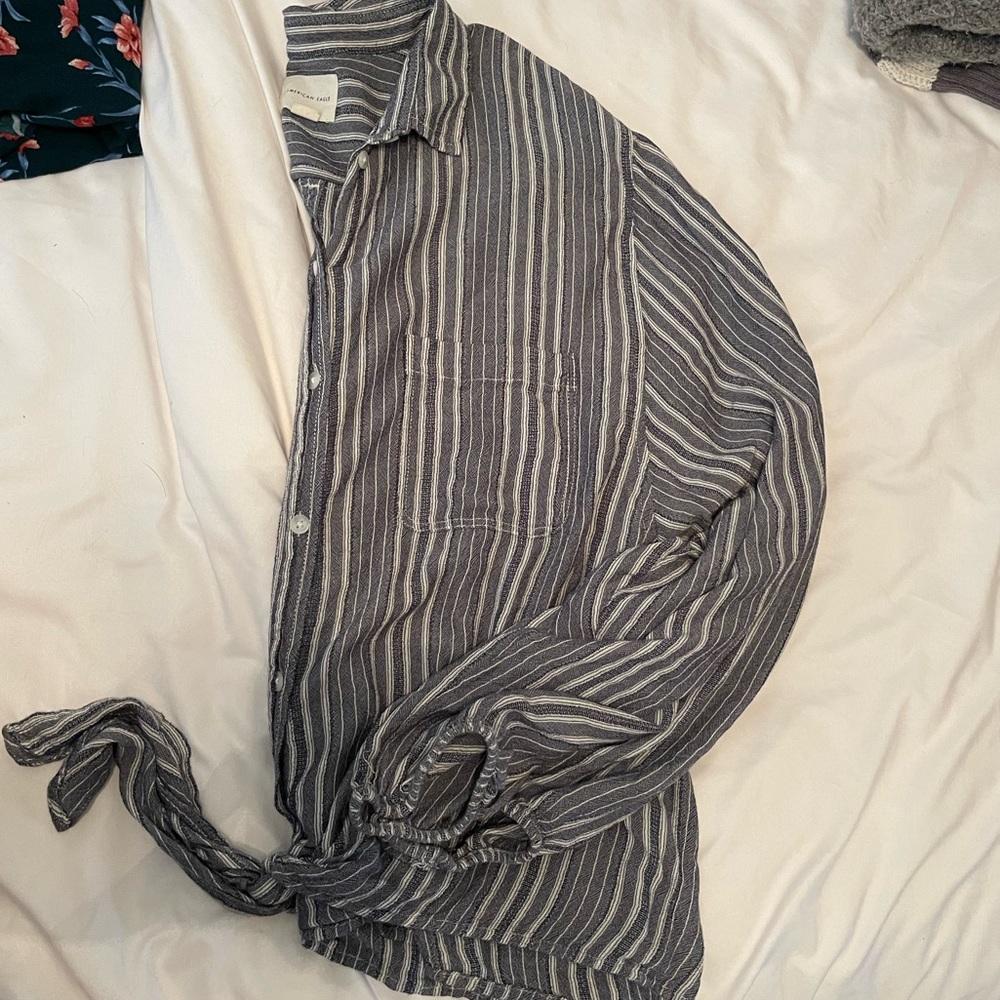 american eagle long sleeve button up